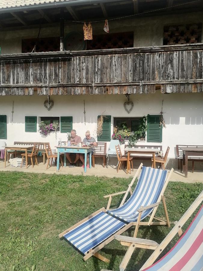 Nomads Glamp Hostel Bled Exterior photo